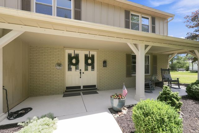 7018 Kings Row, Woodburn, IN 46797