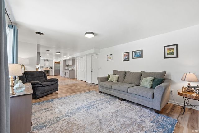7018 Kings Row, Woodburn, IN 46797