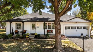 936 Poinsetta Lane, Kirkwood, MO 63122