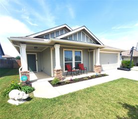 130 Navidad River DR, Hutto, TX 78634