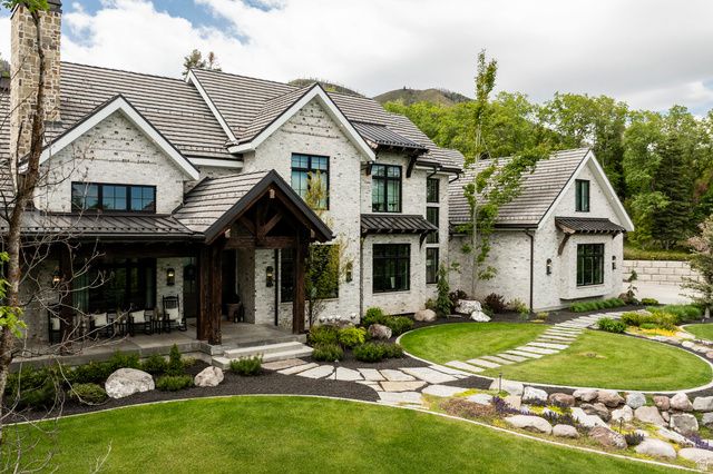 1230 S EAGLE NEST DR, Woodland Hills, UT 84653