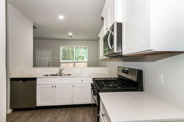 5802 Santa Bernadetta, Houston, TX 77017