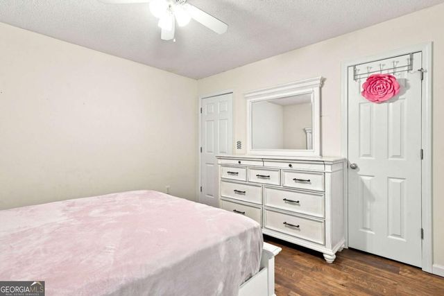 212 Oak Hollow Court, White, GA 30184