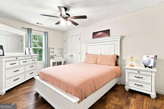 212 Oak Hollow Court, White, GA 30184