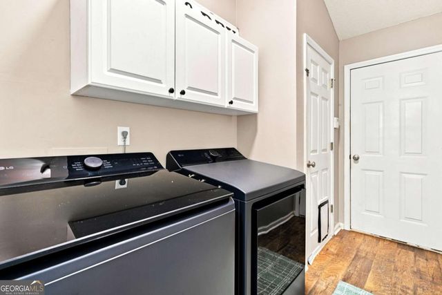 212 Oak Hollow Court, White, GA 30184