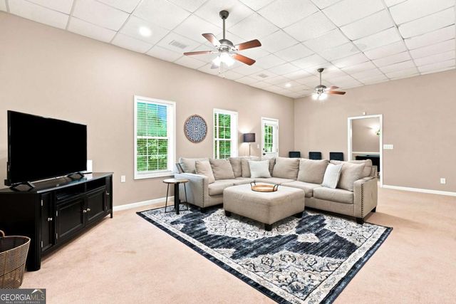 212 Oak Hollow Court, White, GA 30184