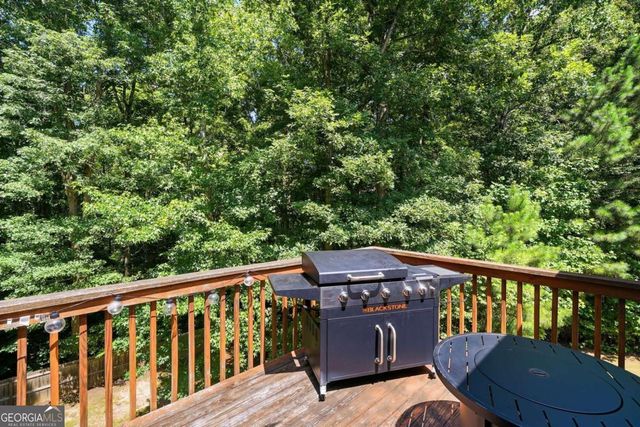 212 Oak Hollow Court, White, GA 30184