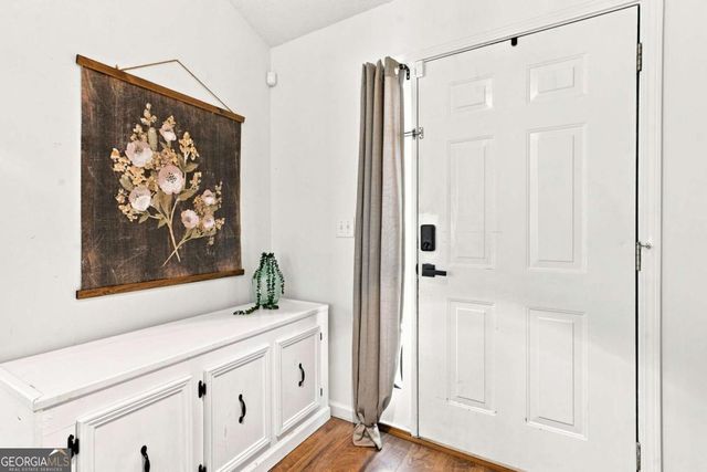 212 Oak Hollow Court, White, GA 30184