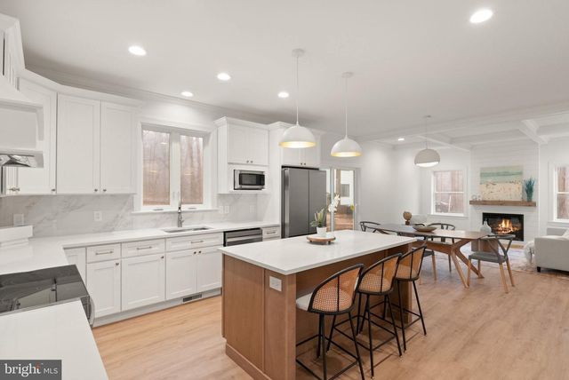 12005 PARKRIVER DR, Manassas, VA 20112