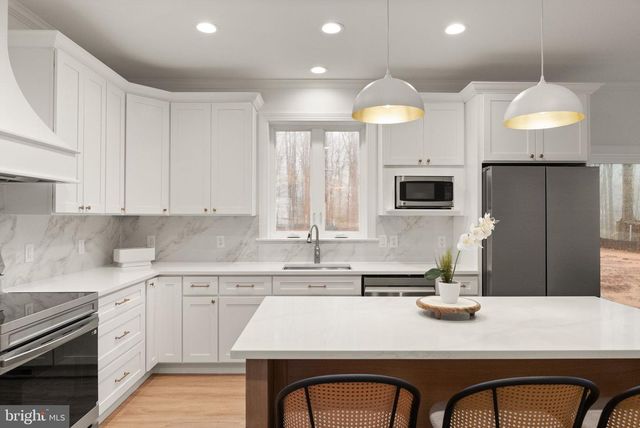 12005 PARKRIVER DR, Manassas, VA 20112