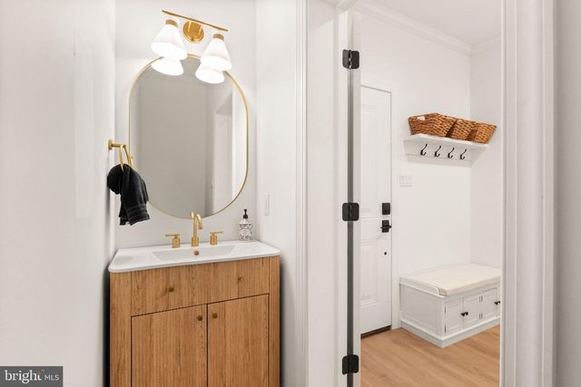 12005 PARKRIVER DR, Manassas, VA 20112