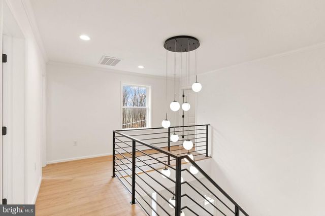 12005 PARKRIVER DR, Manassas, VA 20112