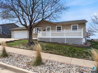 921 N Chicago Ave Avenue, Sioux Falls, SD 57103