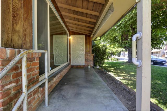1145 Westacre Rd, West Sacramento, CA 95691