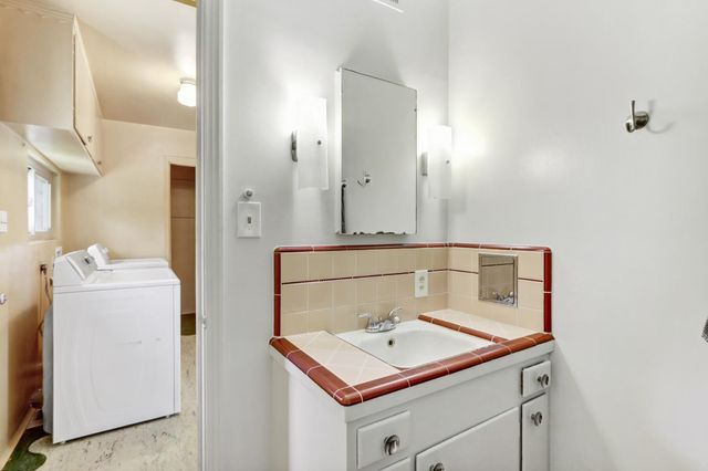 1145 Westacre Rd, West Sacramento, CA 95691