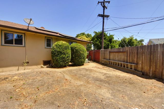 1145 Westacre Rd, West Sacramento, CA 95691