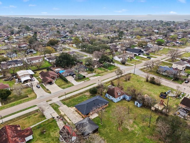308 San Jacinto Street, La Porte, TX 77571