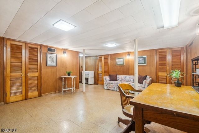 371 Fairview Ave, Cedar Grove Twp., NJ 07009
