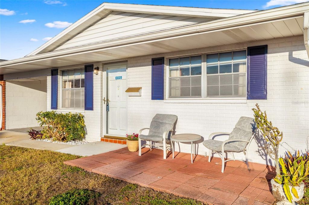 Image 3 of property listing at 10009 TULIP STREET N, Pinellas Park, FL 33782