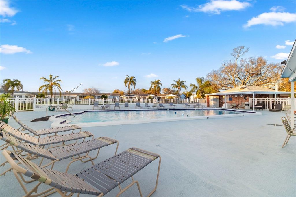 Image 33 of property listing at 10009 TULIP STREET N, Pinellas Park, FL 33782