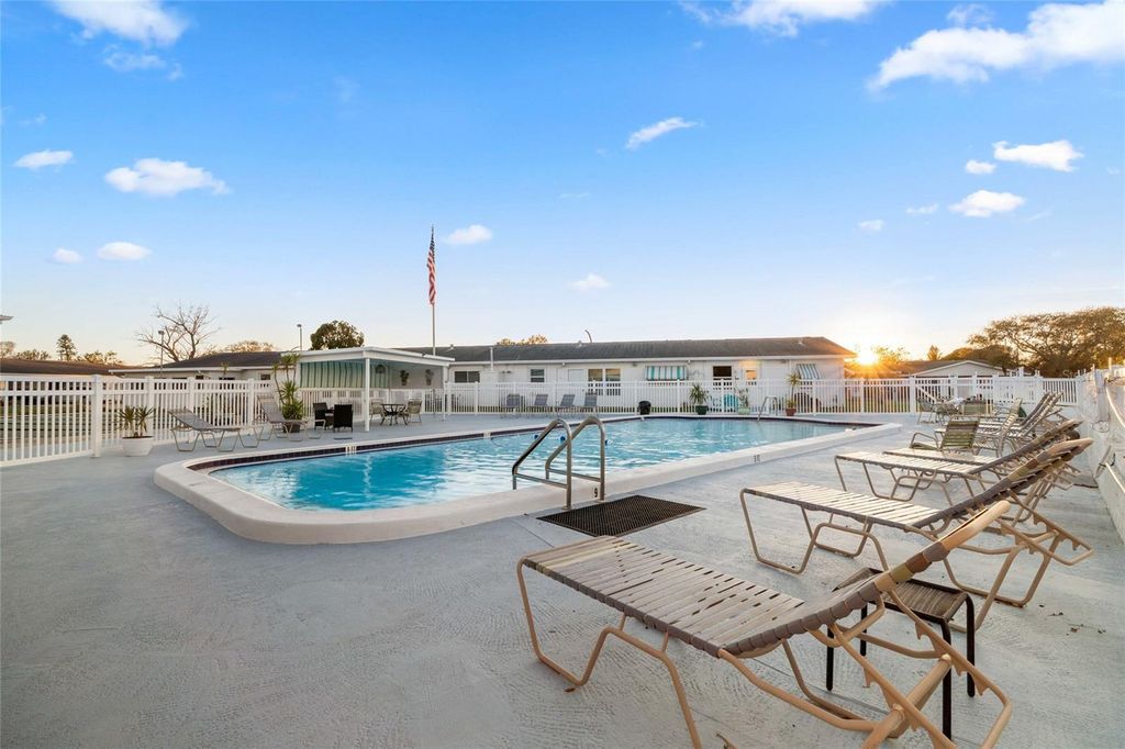 Image 35 of property listing at 10009 TULIP STREET N, Pinellas Park, FL 33782