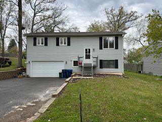 8910 Memory Trail, Wonder Lake, IL 60097