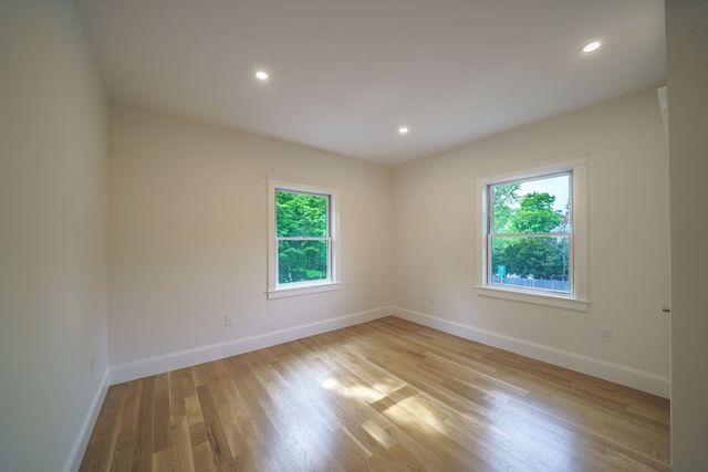 368 Worcester St, Wellesley, MA 02481