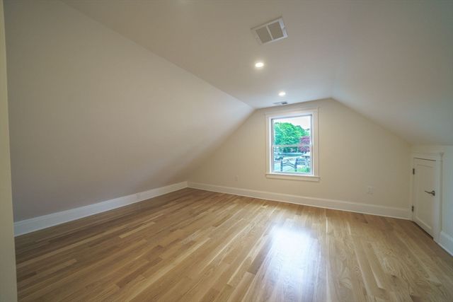 368 Worcester St, Wellesley, MA 02481