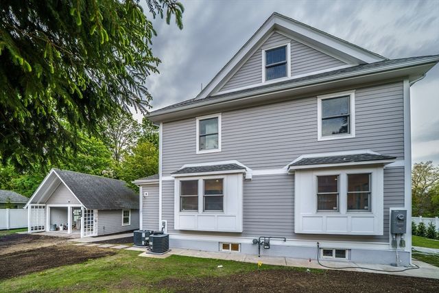 368 Worcester St, Wellesley, MA 02481
