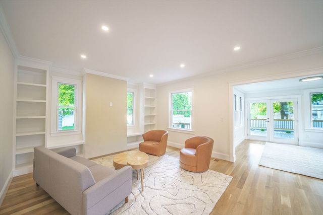 368 Worcester St, Wellesley, MA 02481