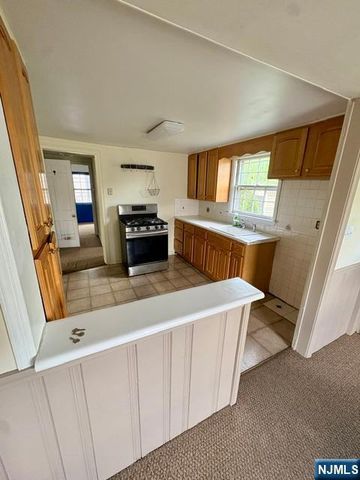 18 Durrell Street, Verona, NJ 07044
