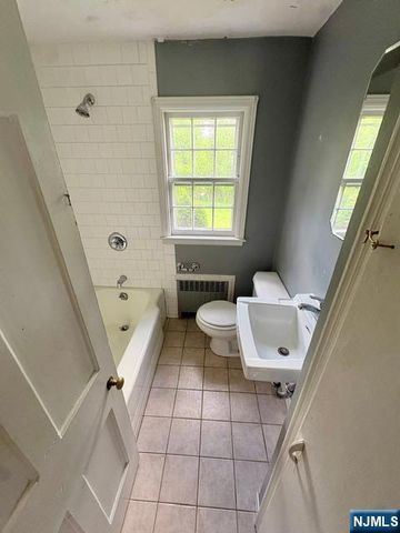 18 Durrell Street, Verona, NJ 07044