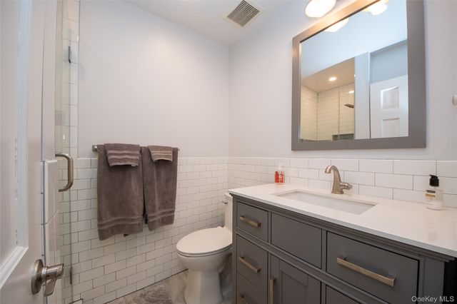 639 E Broadway 1, Long Beach, NY 11561
