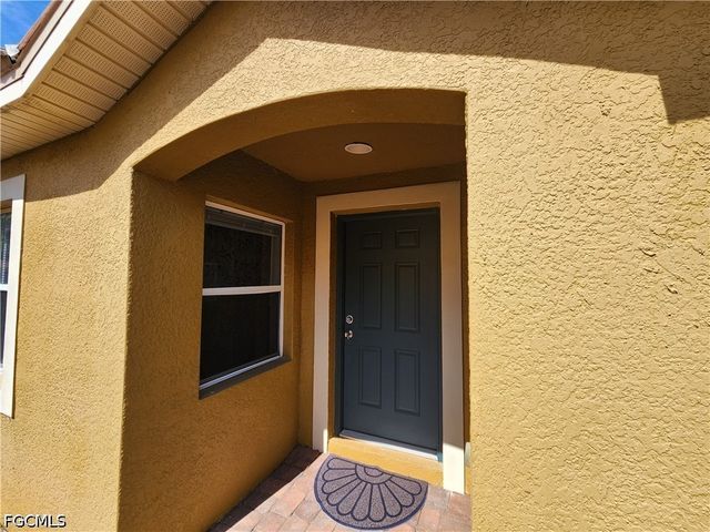 18261 Minorea LN, Lehigh Acres, FL 33936