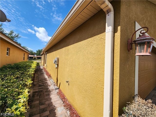 18261 Minorea LN, Lehigh Acres, FL 33936