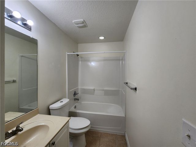 18261 Minorea LN, Lehigh Acres, FL 33936
