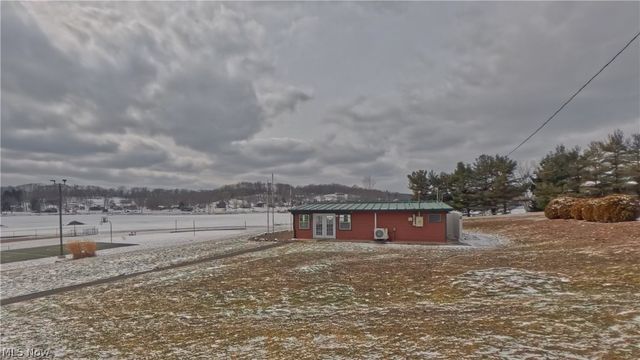 48276 Dyke Road, Negley, OH 44441