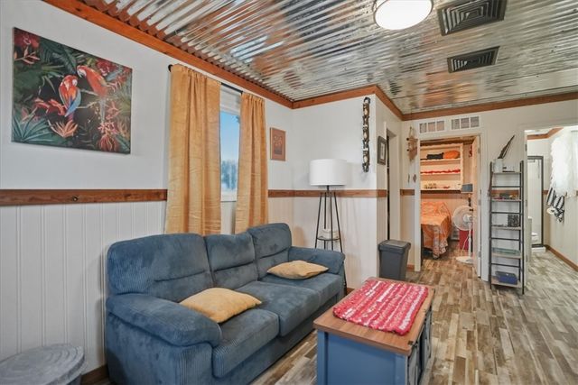 169 County Road 117, Alice, TX 78332