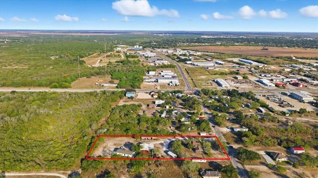 169 County Road 117, Alice, TX 78332