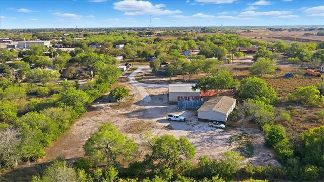 169 County Road 117, Alice, TX 78332