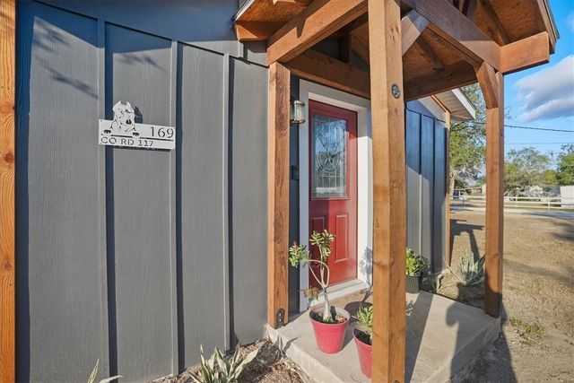 169 County Road 117, Alice, TX 78332