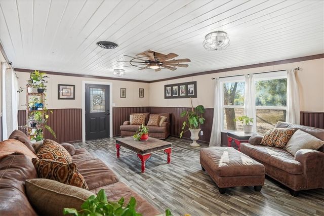 169 County Road 117, Alice, TX 78332