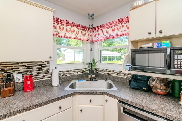 1667 Old Frankfort Road, Lawrenceburg, KY 40342