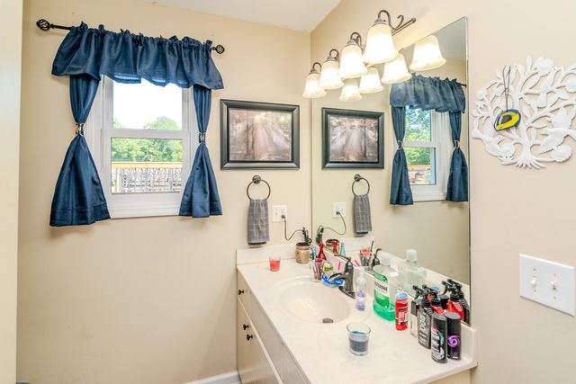 1667 Old Frankfort Road, Lawrenceburg, KY 40342