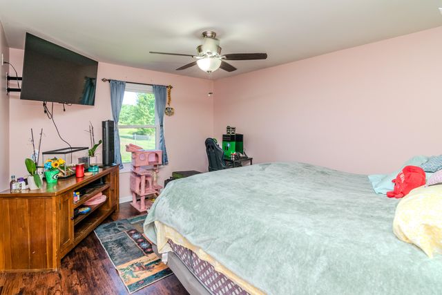 1667 Old Frankfort Road, Lawrenceburg, KY 40342