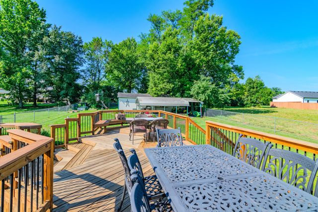 1667 Old Frankfort Road, Lawrenceburg, KY 40342