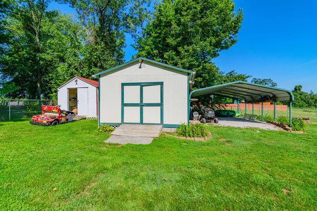 1667 Old Frankfort Road, Lawrenceburg, KY 40342