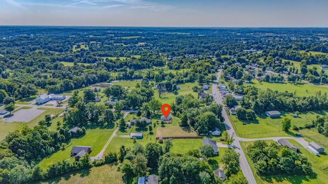 1667 Old Frankfort Road, Lawrenceburg, KY 40342