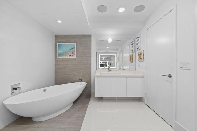 300 Sunny Isles Blvd 4-2201, Sunny Isles Beach, FL 33160