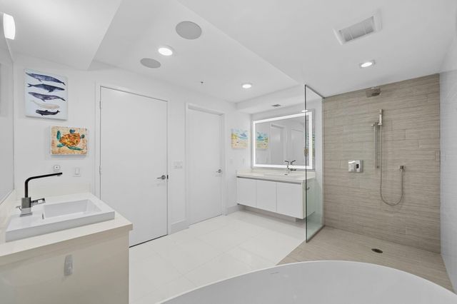 300 Sunny Isles Blvd 4-2201, Sunny Isles Beach, FL 33160